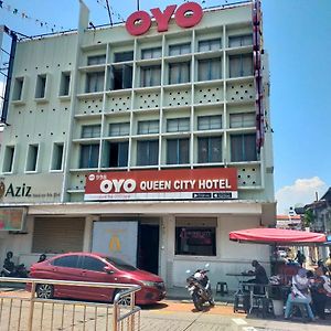 OYO 998 Queen City Hotel
